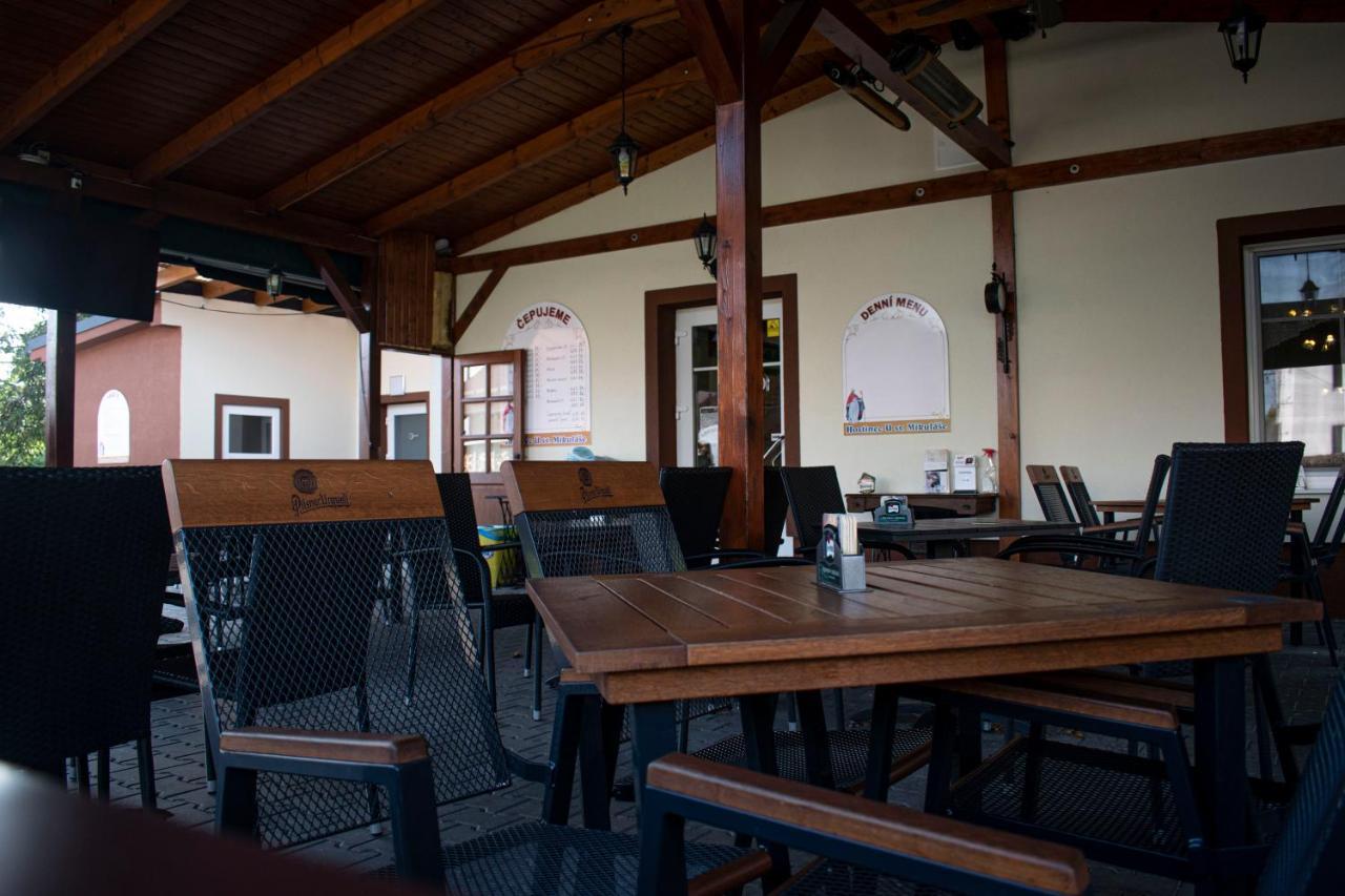 Hostinec a penzion U sv. Mikuláše Hať Esterno foto