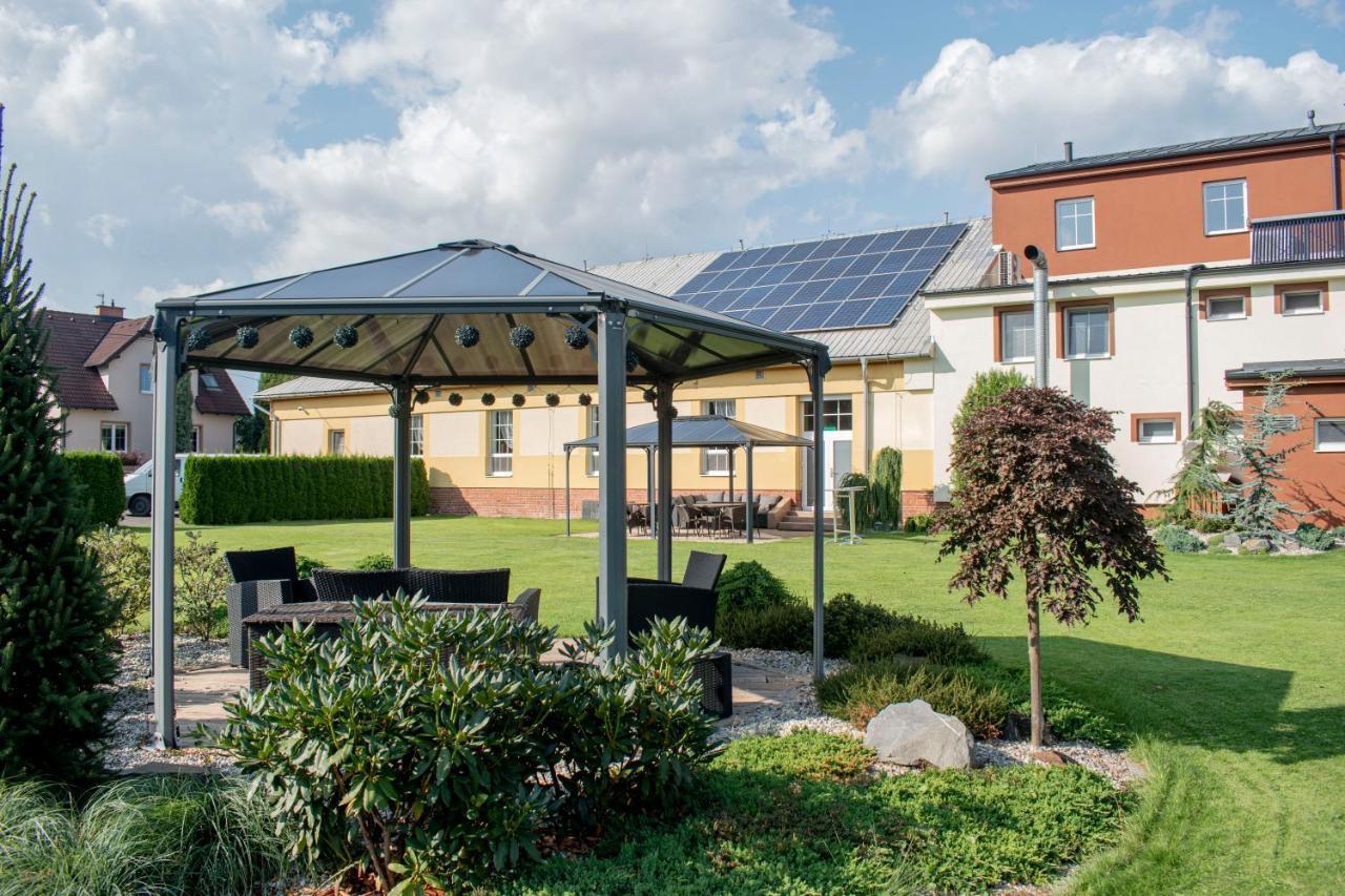 Hostinec a penzion U sv. Mikuláše Hať Esterno foto