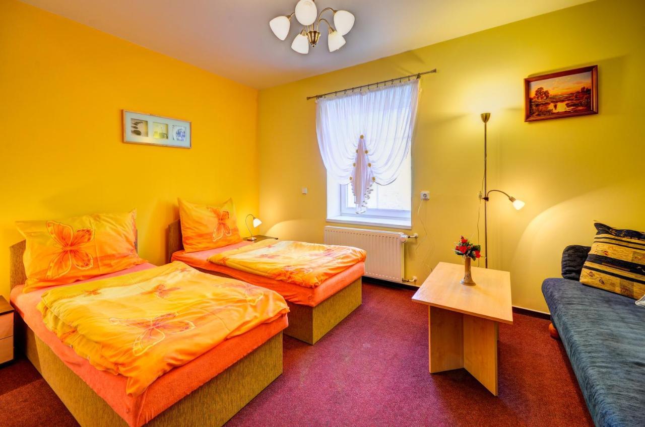 Hotel Hostinec a penzion U sv. Mikuláše Hať Esterno foto